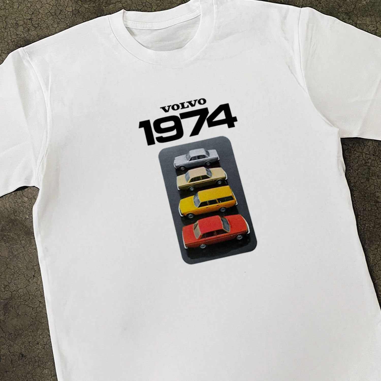 1974 'Volvo 144' Classic White T-Shirt - Image 2
