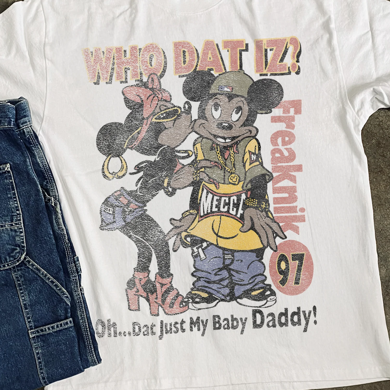 1997 Freaknik 'Who Dat Iz?' Bootleg Mouse Heavyweight Faded White Tee - Image 2