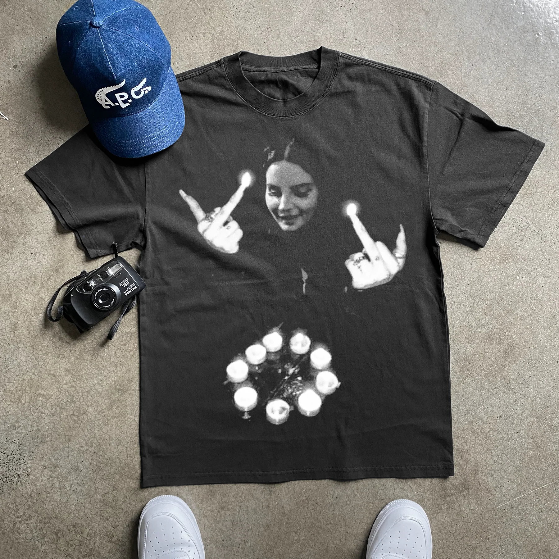 'Lana Finger Candles' Heavyweight Black T-Shirt